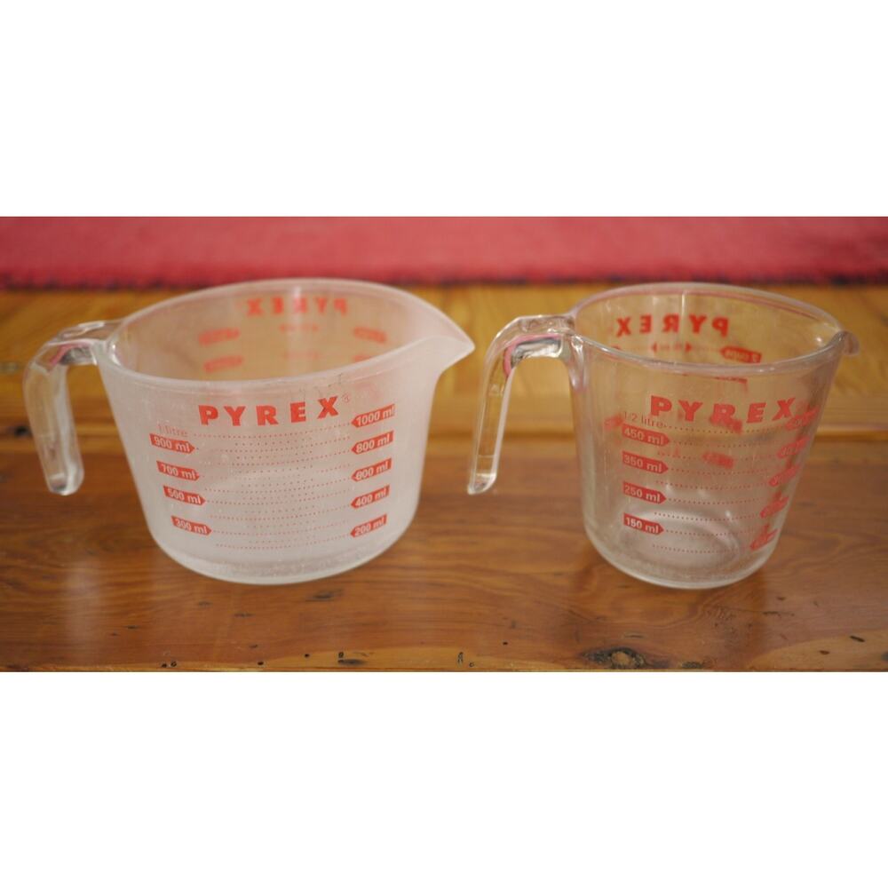 Pair of Vintage Pyrex Made in USA Thick Glass Kitchen Measuring 4 Cup + 2 Cup